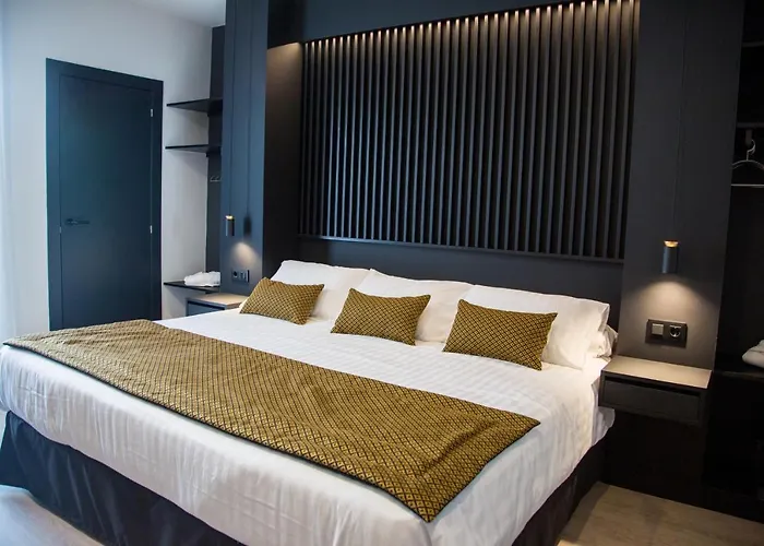 Elite - Gay Men Only (adults Only) Гостьовий будинок Сіджас