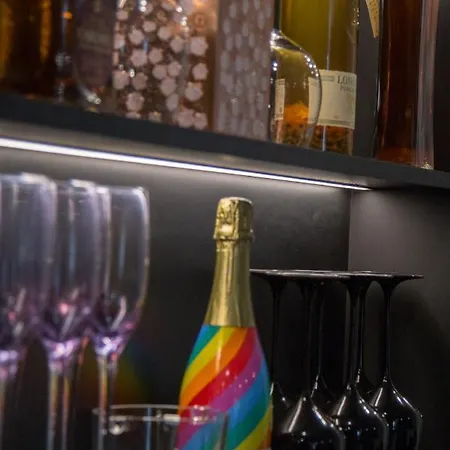Elite - Gay Men Only (adults Only) Guest house
