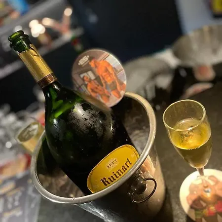 Guest house Elite - Gay Men Only (adults Only) 2*