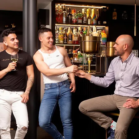 Elite - Gay Men Only (adults Only) Pensión