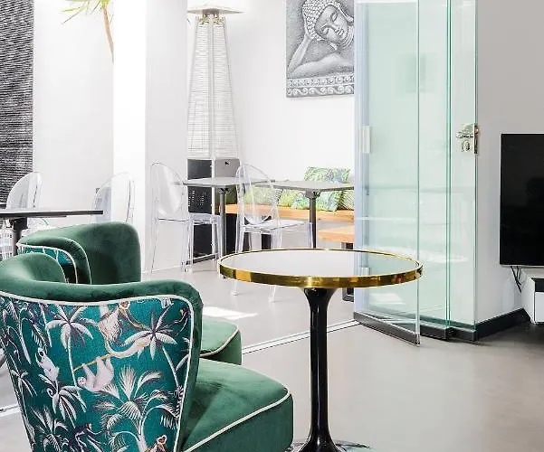 Гостьовий будинок Elite - Gay Men Only (adults Only)